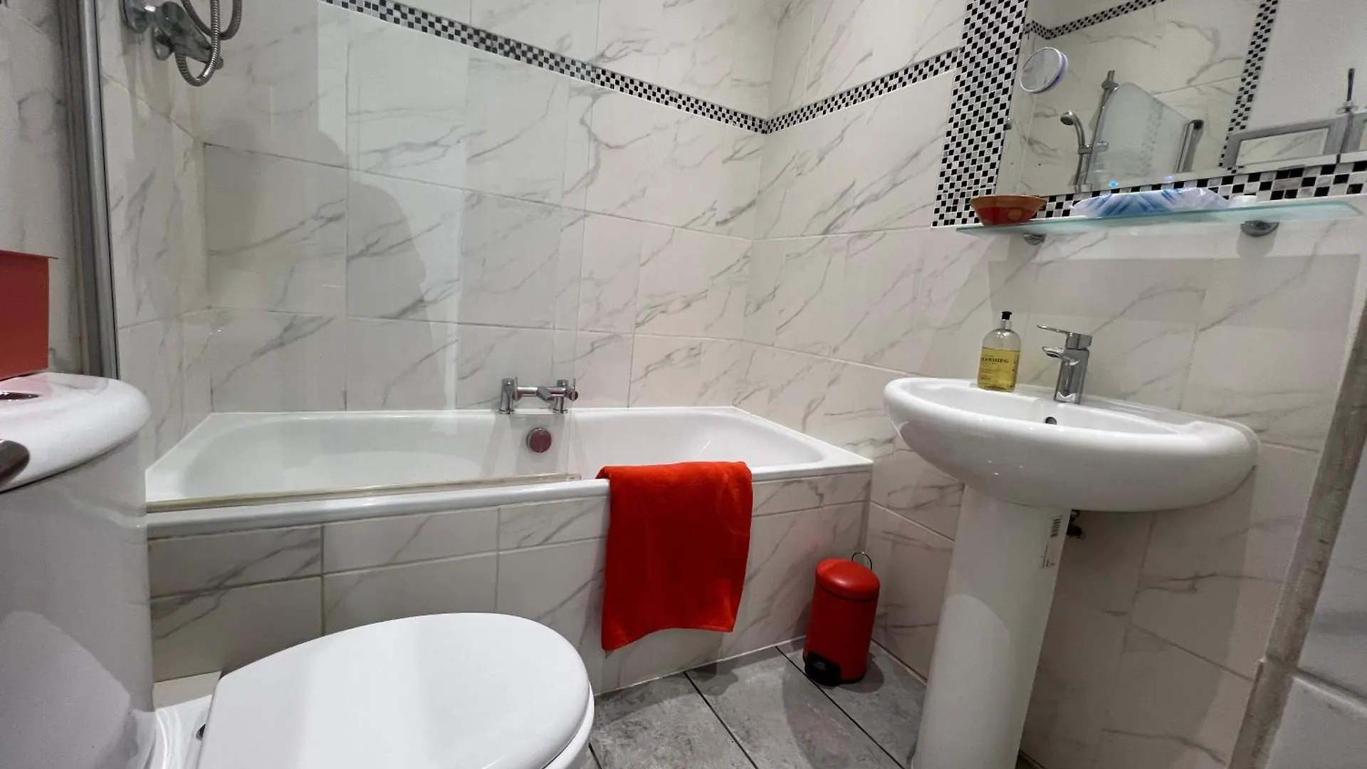 Stunning 2 Bed Flat In Central Canton, Cardiff Apartment